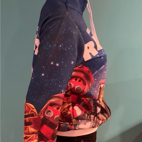 Kid’s sweatshirt    3/$40 - Picture 3 of 4